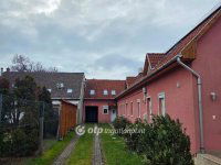 Eladó téglalakás, Egerben 76.5 M Ft, 1+2 szobás