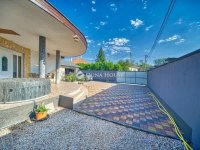 Eladó családi ház, Szigetbecsén 135 M Ft, 4 szobás