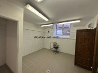 Eladó üzlethelyiség, XI. kerületben, Dombóvári úton 69.99 M Ft