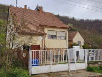 Eladó családi ház, Pécsett 65 M Ft, 3 szobás