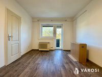Eladó téglalakás