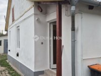 Eladó családi ház, Szegeden 33.8 M Ft, 1 szobás