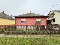 Eladó családi ház