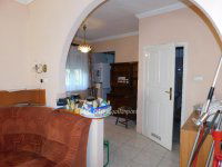 Eladó családi ház, Pécsett 329 M Ft, 9 szobás