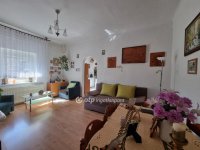 Eladó családi ház, Pápateszéren 43.99 M Ft, 2 szobás