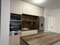 Eladó téglalakás, Tatabányán 66.8 M Ft, 3 szobás