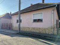 Eladó családi ház