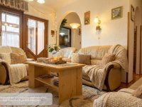 Eladó családi ház, Pécsett 149.9 M Ft, 6 szobás