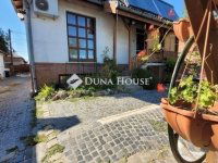 Eladó családi ház, Vecsésen 149.9 M Ft, 5 szobás