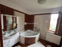 Eladó családi ház, Kecskeméten 100 M Ft, 4 szobás