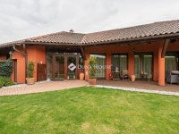 Eladó családi ház, Tatán 255 M Ft, 4 szobás