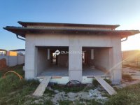 Eladó ikerház, Vecsésen 132 M Ft, 4 szobás