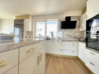 Eladó téglalakás, XVII. kerületben 255 M Ft, 6 szobás