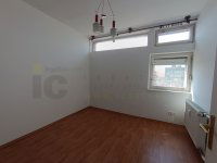 Kiadó téglalakás, albérlet, Szegeden 220 E Ft / hó, 2+1 szobás
