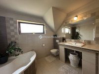 Eladó családi ház, Kecskeméten 224.9 M Ft, 7 szobás