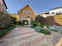 Eladó családi ház, Budaörsön 160 M Ft, 5+1 szobás