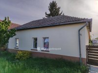 Eladó családi ház, Rákóczifalván 24.5 M Ft, 1+2 szobás