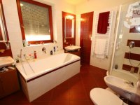 Eladó családi ház, Kecskeméten 169 M Ft, 7 szobás