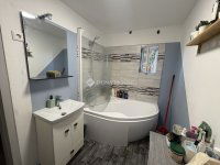 Eladó családi ház, Pécsett 97.9 M Ft, 7 szobás