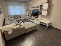 Eladó panellakás, Szegeden 63 M Ft, 3 szobás