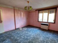 Eladó családi ház, Kisújszálláson 16.5 M Ft, 2 szobás