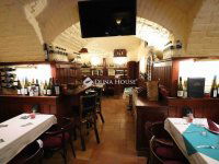 Eladó üzlethelyiség, VI. kerületben 123 M Ft