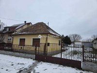 Eladó családi ház, Turán 33.9 M Ft, 3 szobás