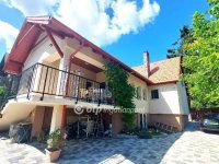 Eladó családi ház, Szentendrén 159.9 M Ft, 4+1 szobás