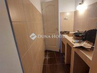 Eladó téglalakás, Baján 99.99 M Ft, 7 szobás