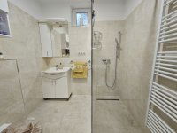 Eladó családi ház, Pécsett 199 M Ft, 5 szobás