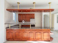 Eladó családi ház, Budaörsön 420 M Ft, 10 szobás