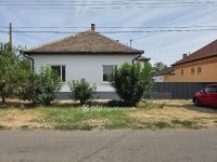 Eladó családi ház, Kisújszálláson 21 M Ft, 2+1 szobás