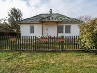 Eladó családi ház, Csákváron 178 M Ft, 9 szobás