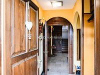 Eladó családi ház, Pécsett 170 M Ft, 1 szobás