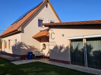 Eladó családi ház, Pilisvörösváron 158 M Ft, 8 szobás