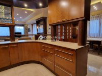 Eladó nyaraló, Komlón 158 M Ft, 9 szobás / költözzbe.hu