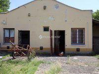 Eladó üzlethelyiség