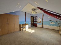 Eladó családi ház, Baján 77.9 M Ft, 6 szobás