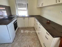 Eladó téglalakás, Pápán 42.9 M Ft, 2 szobás