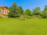 Eladó családi ház, Szentendrén 299 M Ft, 10 szobás