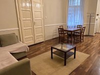 Kiadó téglalakás, albérlet, V. kerületben, Szabadság téren