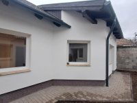 Eladó családi ház, Nyergesújfaluban 86.6 M Ft, 4 szobás