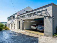 Eladó családi ház, Gödöllőn 269 M Ft, 5 szobás