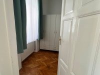 Kiadó téglalakás, albérlet, Pécsett, Király utcában, 1 szobás