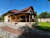 Eladó családi ház, Bólyban 99 M Ft, 5 szobás