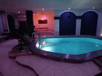 Eladó családi ház, Fertőszentmiklóson 400 M Ft, 11 szobás