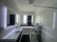 Eladó ikerház, Veresegyházon 229 M Ft, 5 szobás