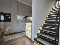 Eladó téglalakás, Győrött 99 M Ft, 4+1 szobás