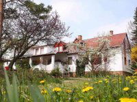 Eladó családi ház, Balatonrendesen 119.9 M Ft, 10 szobás