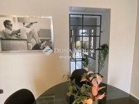 Eladó téglalakás, VI. kerületben 323.85 M Ft, 5 szobás